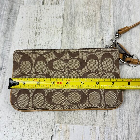 COACH Hampton Signature Buckle Khaki/Camel Canvas Patent Leather Wristlet - Picture 9 of 10